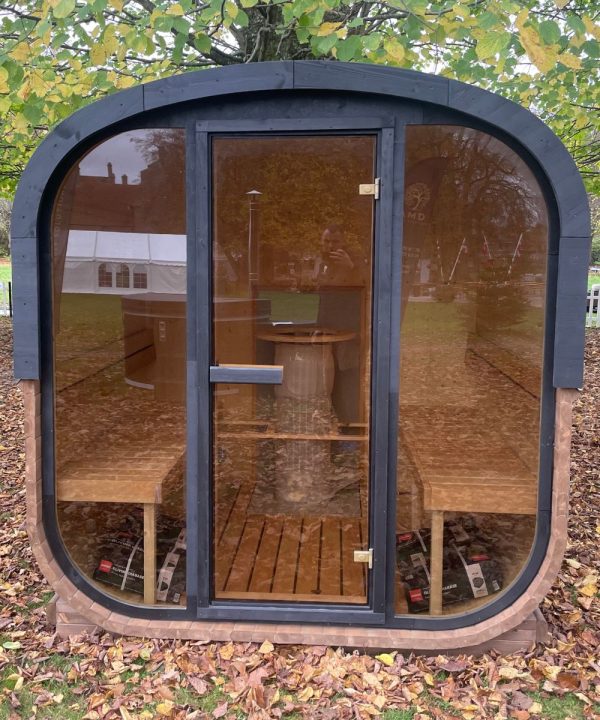 Design selv – Udendørs Buet Tønde Sauna