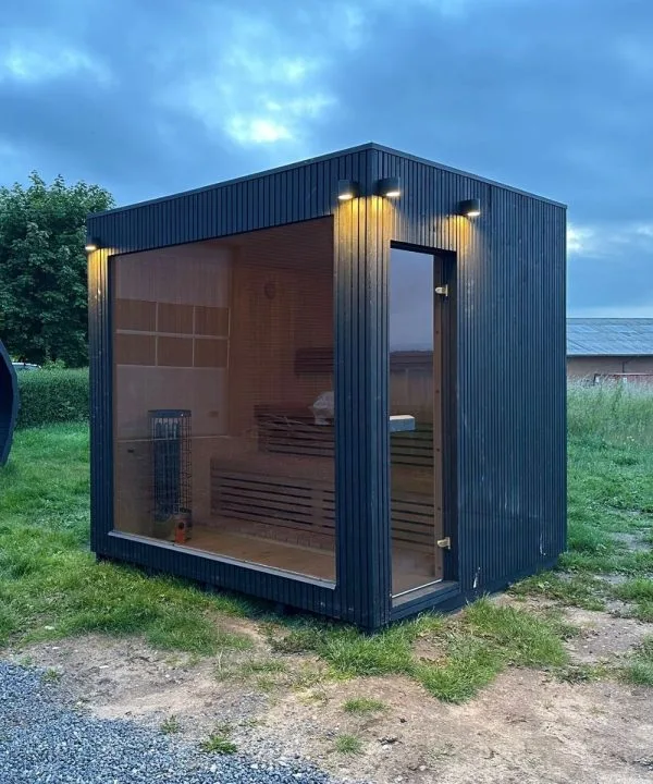 Design selv – Udendørs sauna sort cube